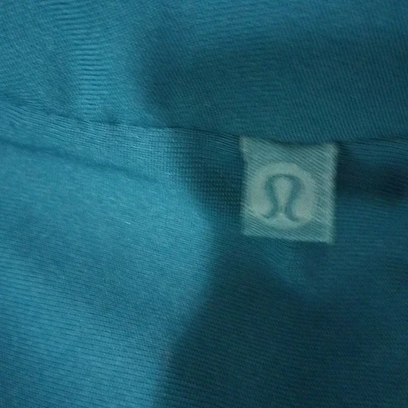 Lululemon women's Bermuda shorts size 6